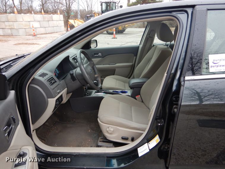 image for item DH5072 2010 Ford Fusion Hybrid