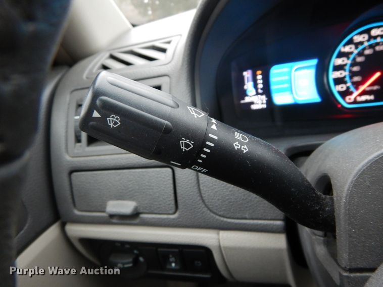 image for item DH5072 2010 Ford Fusion Hybrid