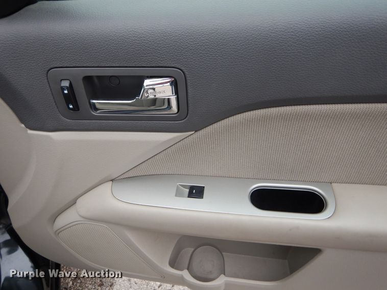 image for item DH5072 2010 Ford Fusion Hybrid