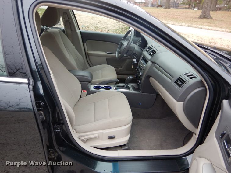 image for item DH5072 2010 Ford Fusion Hybrid