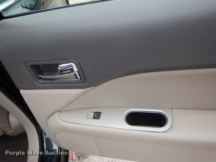 image for item DH5072 2010 Ford Fusion Hybrid