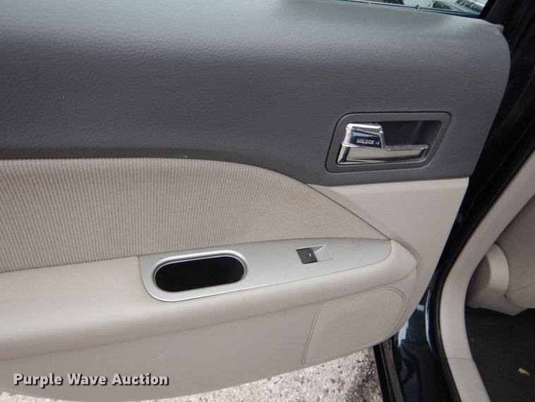 image for item DH5072 2010 Ford Fusion Hybrid