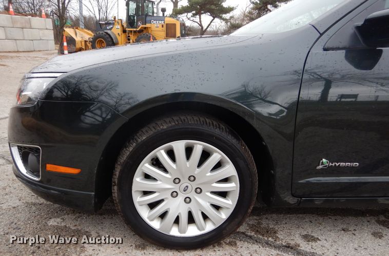 image for item DH5072 2010 Ford Fusion Hybrid