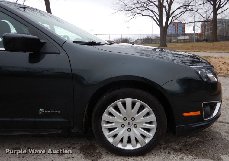 image for item DH5072 2010 Ford Fusion Hybrid
