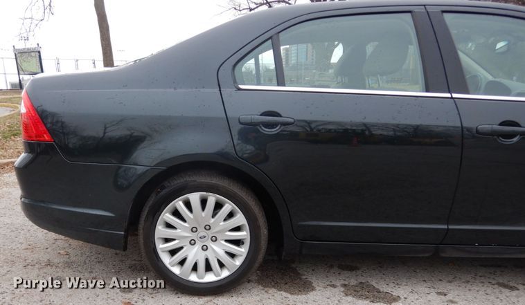 image for item DH5072 2010 Ford Fusion Hybrid