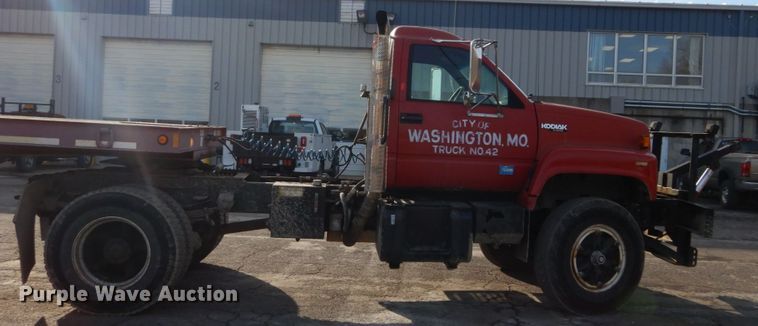 image for item DH5074 1994 Chevrolet Kodiak C6500 semi truck