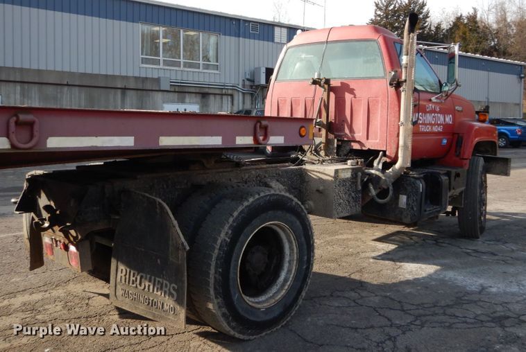 image for item DH5074 1994 Chevrolet Kodiak C6500 semi truck