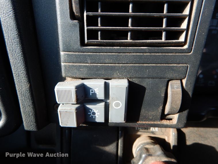 image for item DH5074 1994 Chevrolet Kodiak C6500 semi truck