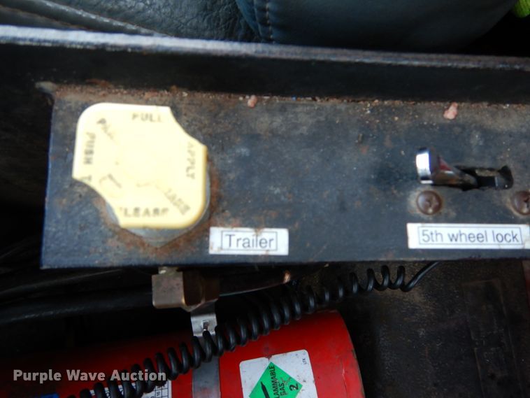 image for item DH5074 1994 Chevrolet Kodiak C6500 semi truck