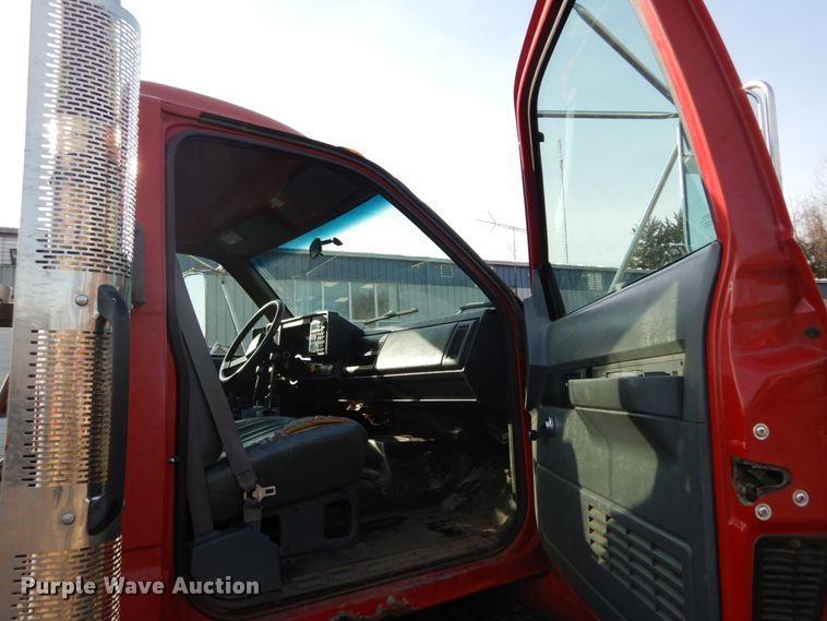 image for item DH5074 1994 Chevrolet Kodiak C6500 semi truck