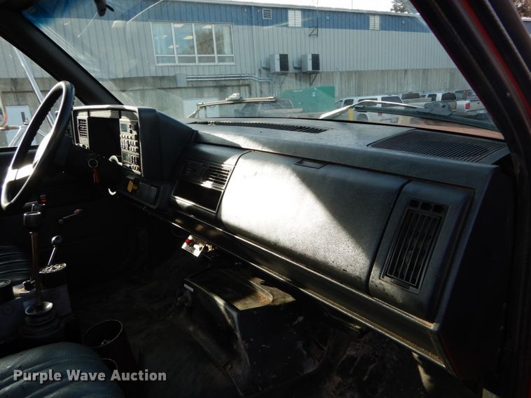 image for item DH5074 1994 Chevrolet Kodiak C6500 semi truck