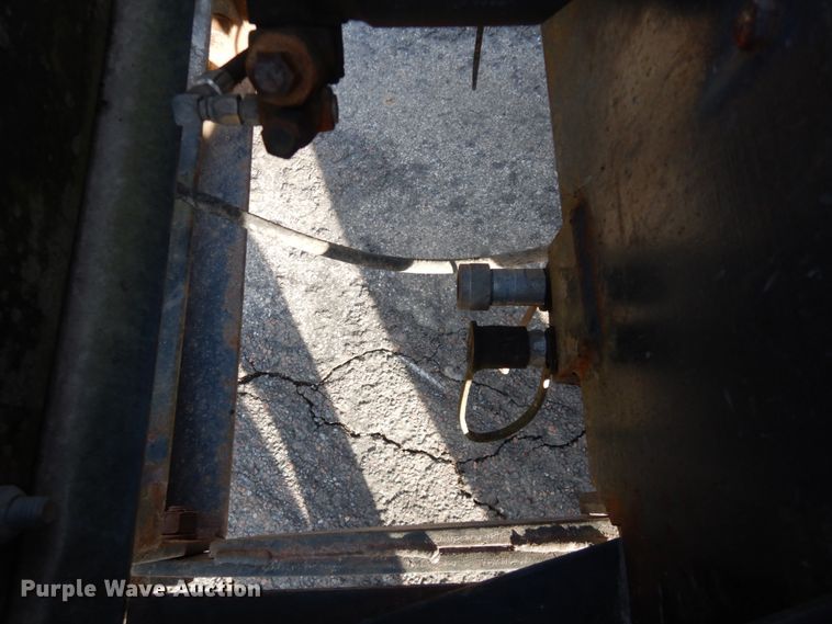 image for item DH5074 1994 Chevrolet Kodiak C6500 semi truck