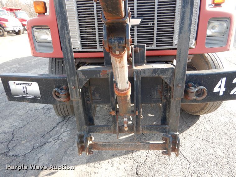 image for item DH5074 1994 Chevrolet Kodiak C6500 semi truck