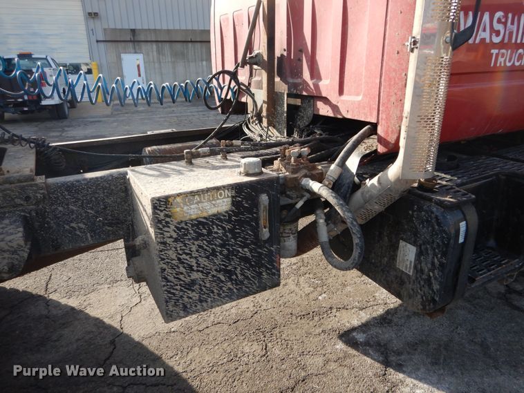 image for item DH5074 1994 Chevrolet Kodiak C6500 semi truck