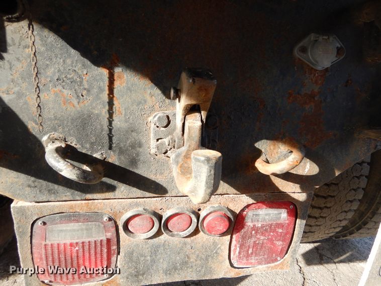 image for item DH5074 1994 Chevrolet Kodiak C6500 semi truck