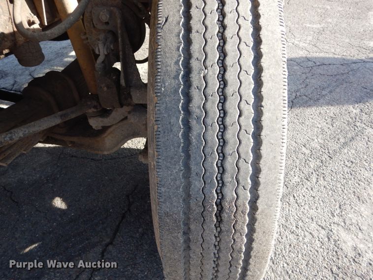 image for item DH5074 1994 Chevrolet Kodiak C6500 semi truck