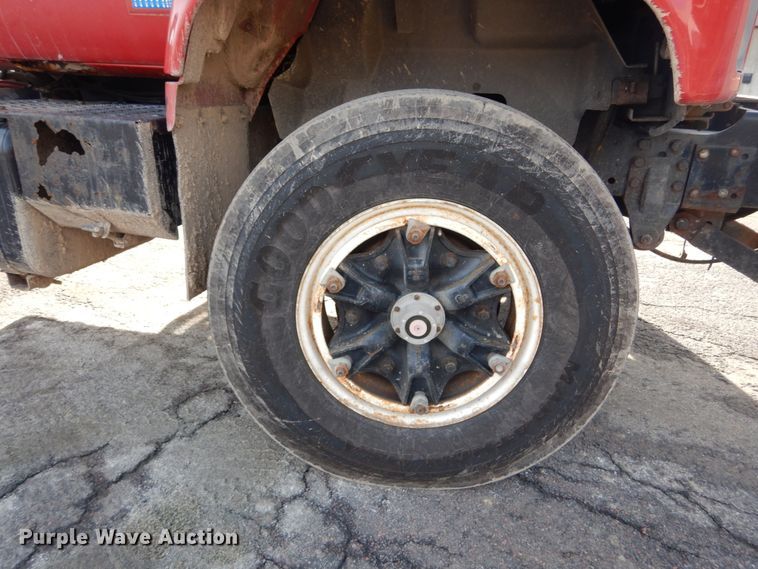 image for item DH5074 1994 Chevrolet Kodiak C6500 semi truck