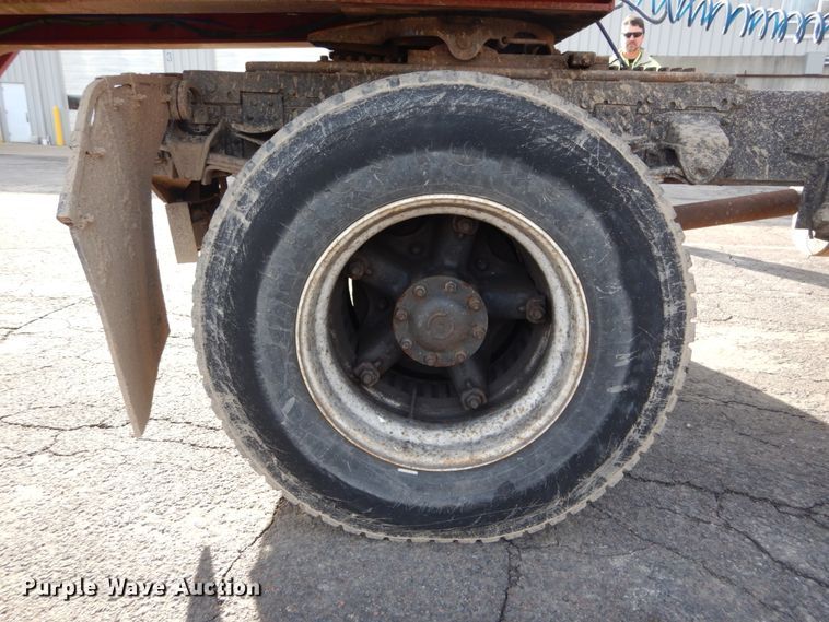 image for item DH5074 1994 Chevrolet Kodiak C6500 semi truck