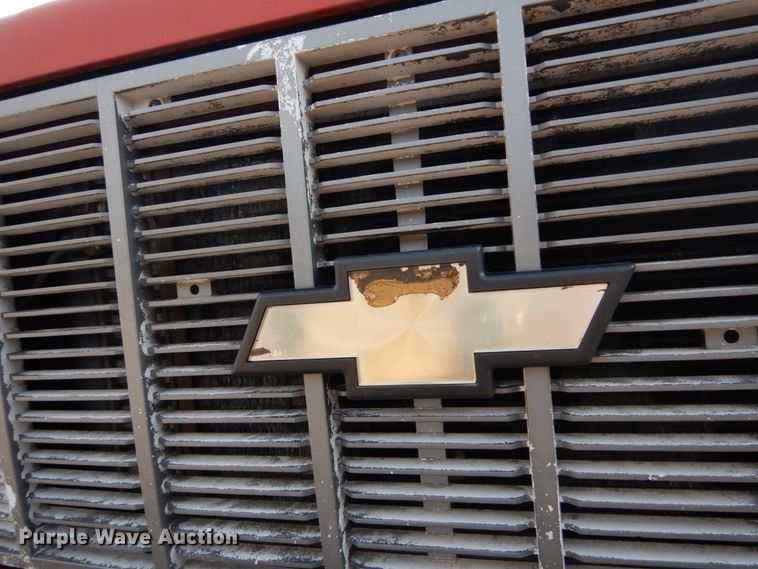 image for item DH5074 1994 Chevrolet Kodiak C6500 semi truck