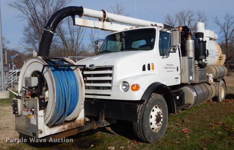 image for item DH5075 2004 Sterling L-Line hydro sewer jetter truck