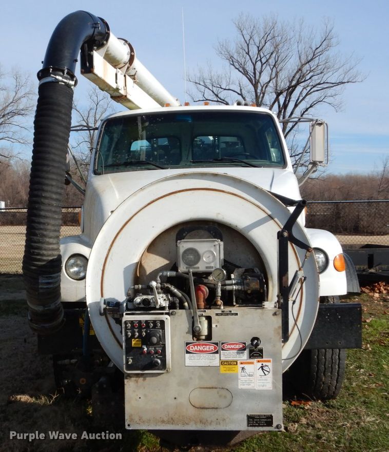 image for item DH5075 2004 Sterling L-Line hydro sewer jetter truck