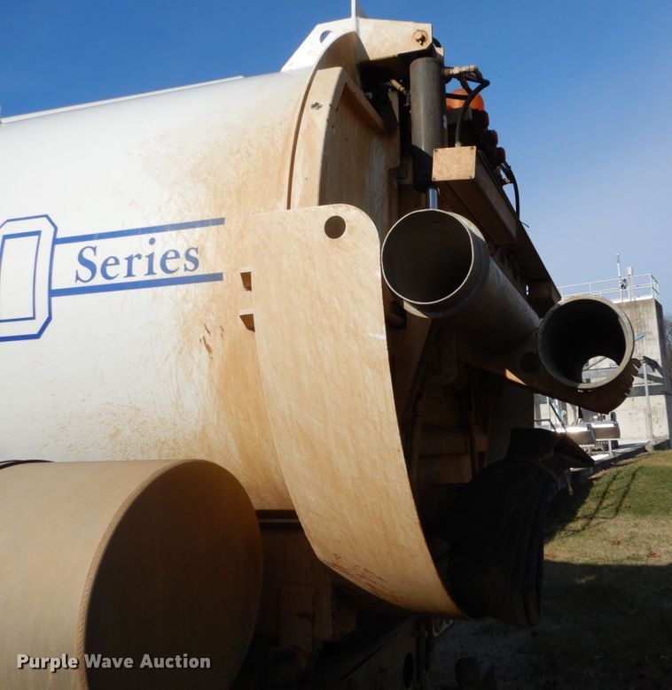 image for item DH5075 2004 Sterling L-Line hydro sewer jetter truck