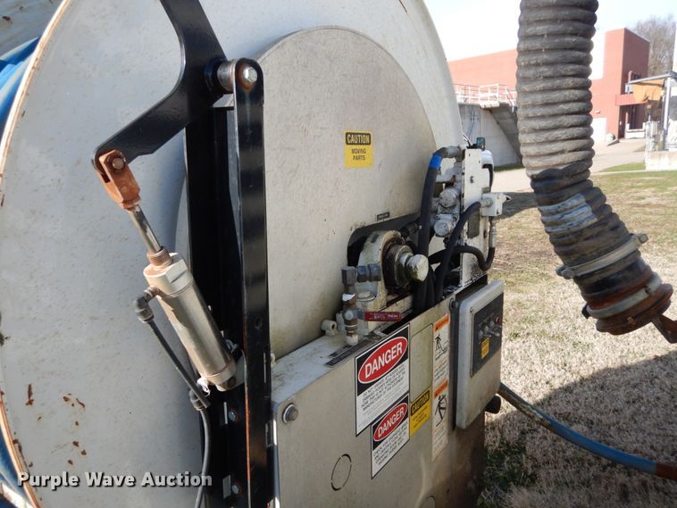 image for item DH5075 2004 Sterling L-Line hydro sewer jetter truck