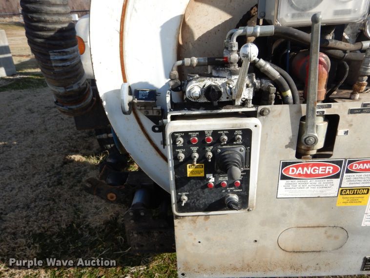 image for item DH5075 2004 Sterling L-Line hydro sewer jetter truck