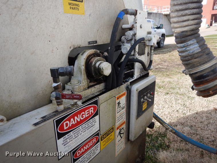 image for item DH5075 2004 Sterling L-Line hydro sewer jetter truck