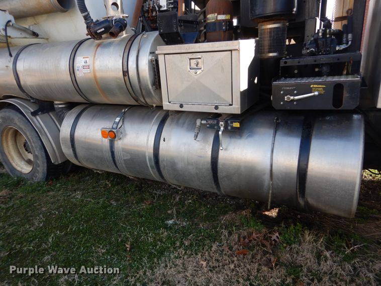 image for item DH5075 2004 Sterling L-Line hydro sewer jetter truck