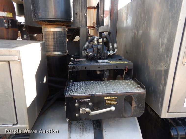 image for item DH5075 2004 Sterling L-Line hydro sewer jetter truck