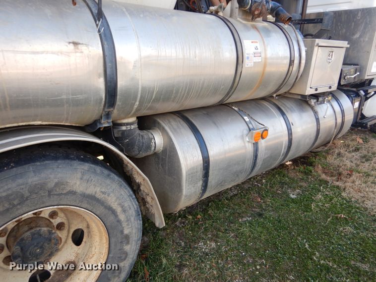 image for item DH5075 2004 Sterling L-Line hydro sewer jetter truck