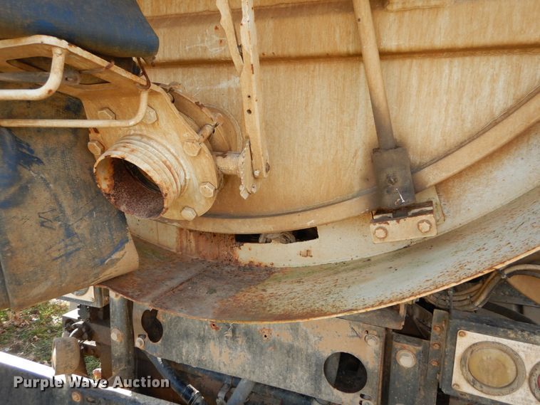 image for item DH5075 2004 Sterling L-Line hydro sewer jetter truck