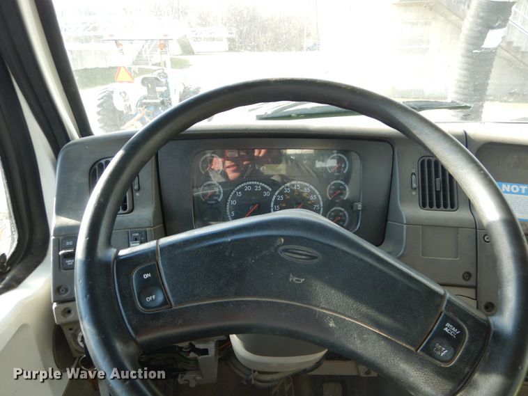 image for item DH5075 2004 Sterling L-Line hydro sewer jetter truck