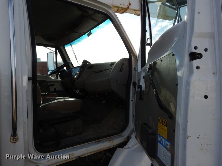 image for item DH5075 2004 Sterling L-Line hydro sewer jetter truck