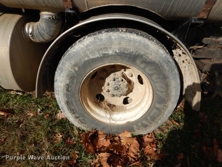 image for item DH5075 2004 Sterling L-Line hydro sewer jetter truck