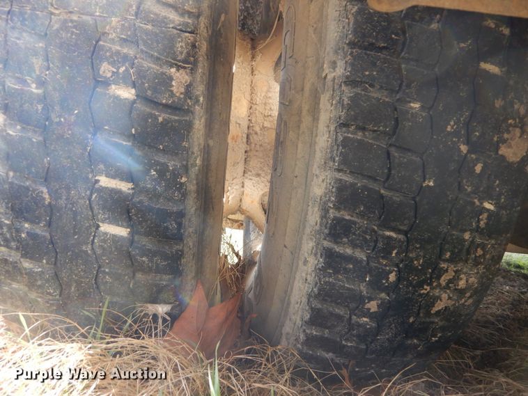 image for item DH5075 2004 Sterling L-Line hydro sewer jetter truck