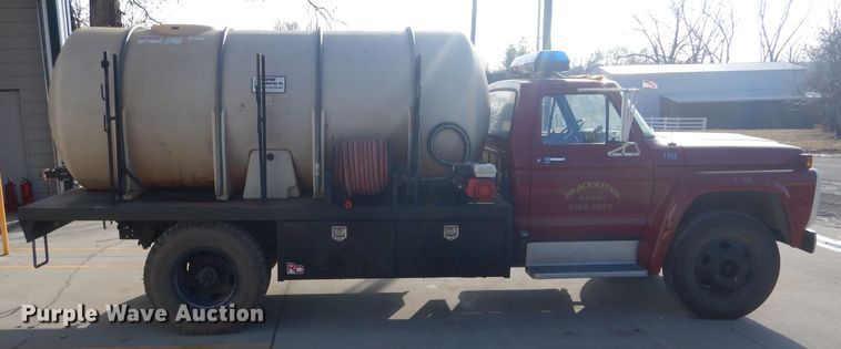 image for item DH6302 1978 Ford F600 tanker fire truck