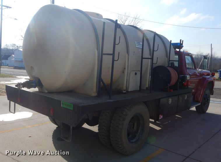 image for item DH6302 1978 Ford F600 tanker fire truck