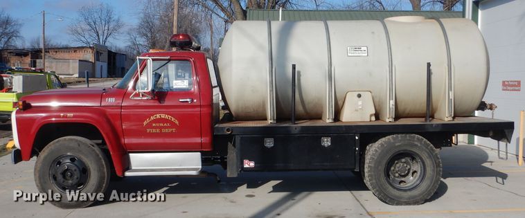 image for item DH6302 1978 Ford F600 tanker fire truck