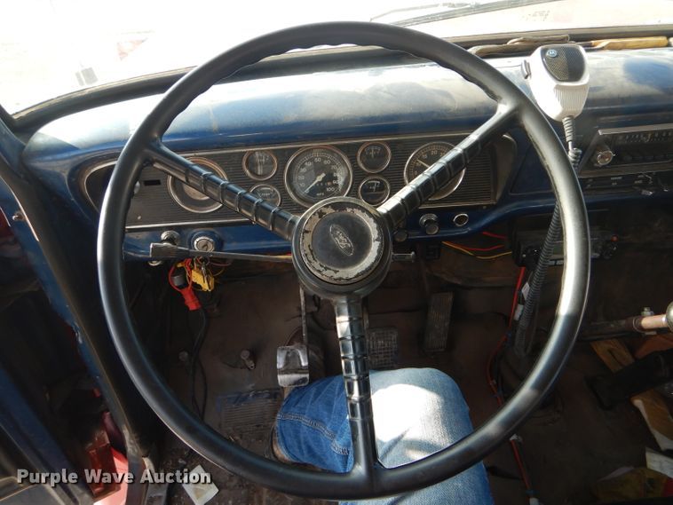 image for item DH6302 1978 Ford F600 tanker fire truck