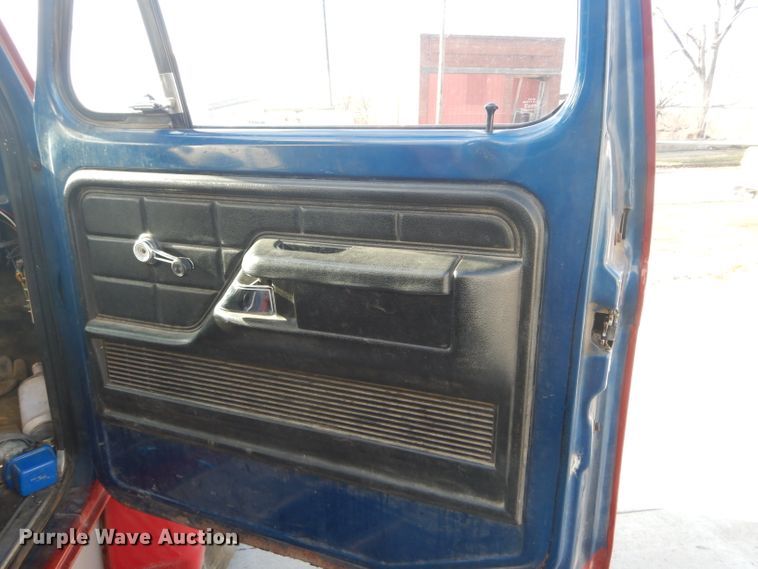 image for item DH6302 1978 Ford F600 tanker fire truck