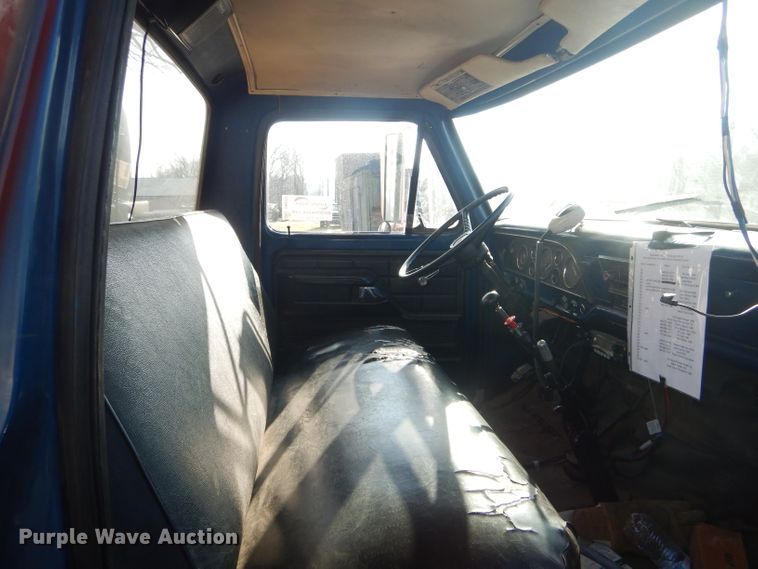 image for item DH6302 1978 Ford F600 tanker fire truck
