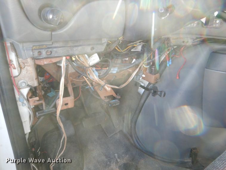 image for item DI2733 2008 Ford Econoline E450 Super Duty shuttle bus