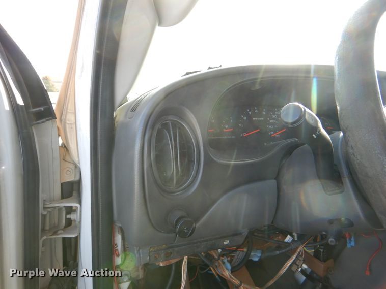 image for item DI2733 2008 Ford Econoline E450 Super Duty shuttle bus