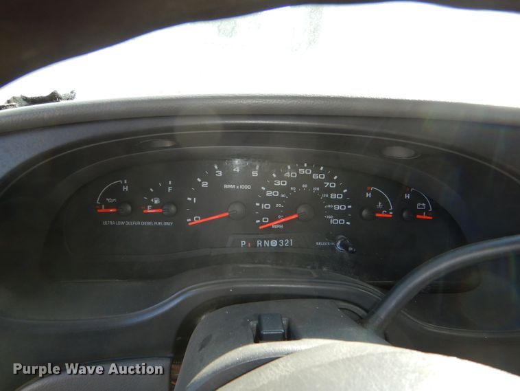 image for item DI2733 2008 Ford Econoline E450 Super Duty shuttle bus