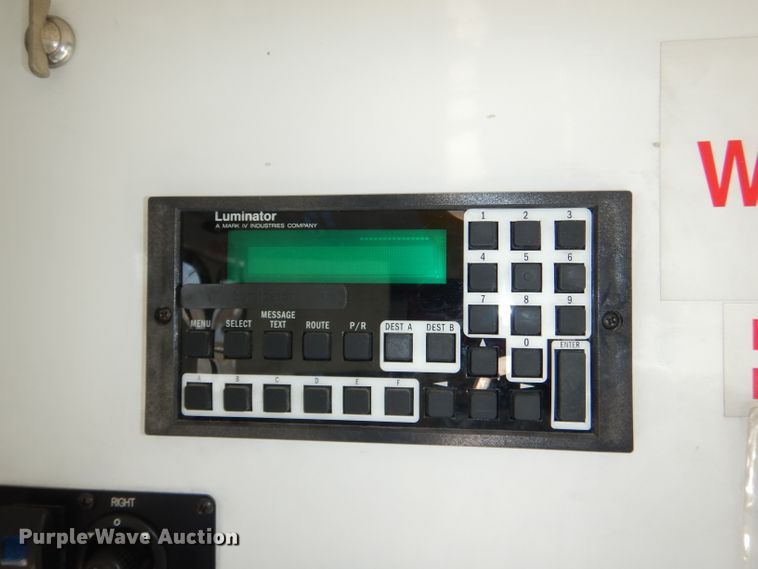 image for item DI2733 2008 Ford Econoline E450 Super Duty shuttle bus