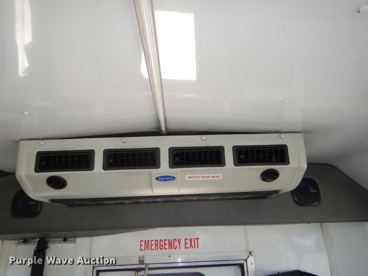 image for item DI2733 2008 Ford Econoline E450 Super Duty shuttle bus