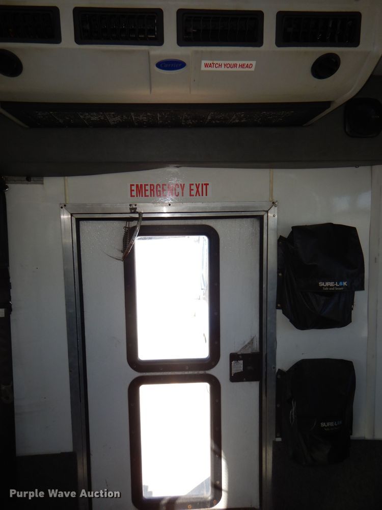 image for item DI2733 2008 Ford Econoline E450 Super Duty shuttle bus