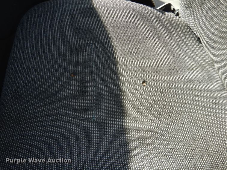 image for item DI2733 2008 Ford Econoline E450 Super Duty shuttle bus